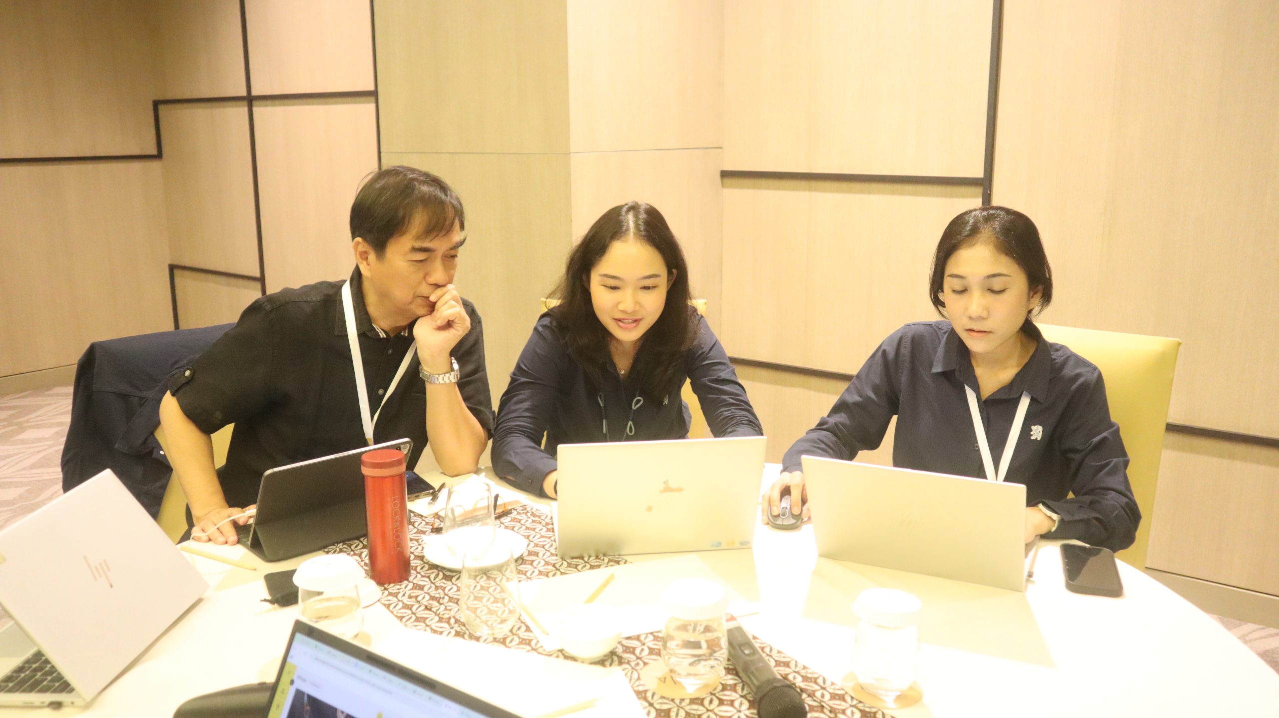 Praktik langsung belajar AI untuk ASN - implementasi nyata di lingkungan pemerintahan